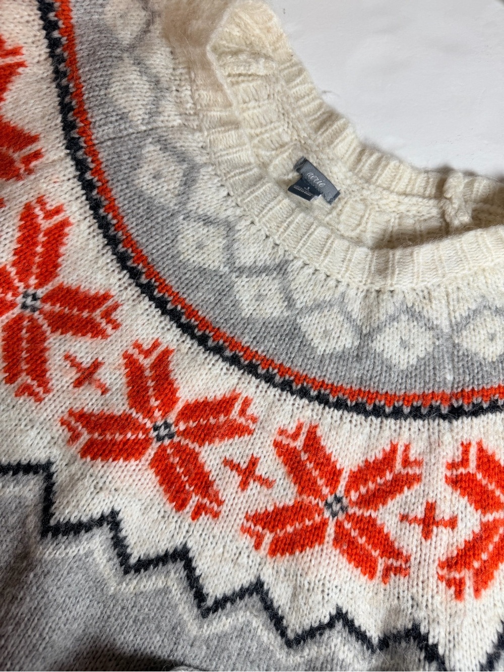 Aerie Cozy Fair Isle Knit Sweater Small Cream Gray Red Christmas Winter Holiday